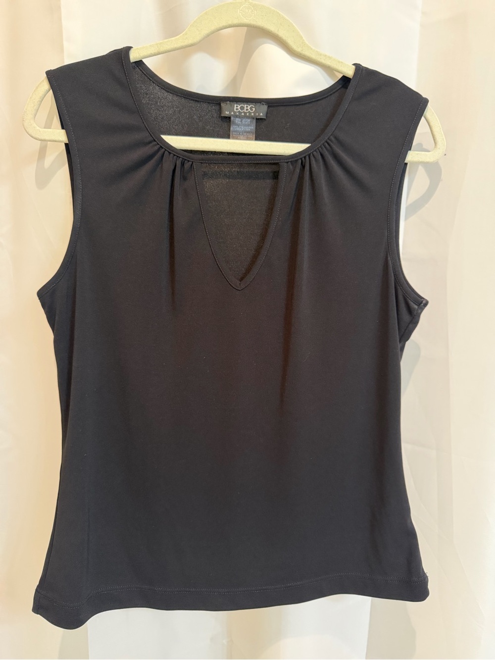 BCBGMaxAzria Black Sleeveless Keyhole Tank Top